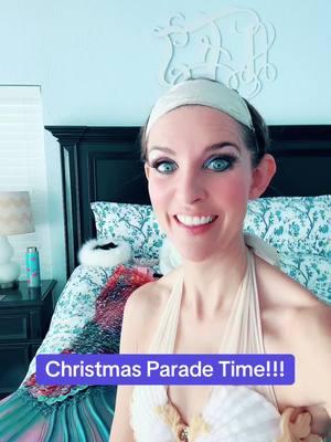 We had the BEST time at the Dunedin holiday parade yesterday!!! Alll of my mer-friends looked SOER cute and festive!!! What an aweaome experience! #christmas #christmasparade #holidayparade #florida #mermaid #queenarielleoftherealm #mermaidtail #merlife  #merfolk  #merpeople #mermaiding #floridamermaid 