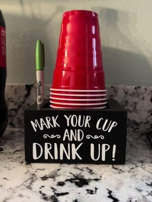 Perfect for parties!! #redsolocup #solocup #markyourcupanddrinkup #TikTokShop #fyp #holidayhaul #tiktokholidayhaul #tiktokshopholidayhaul #sharpie #cup #partymusthaves 