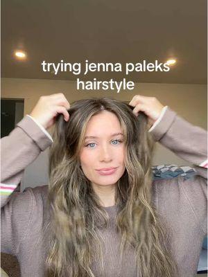 Thank youuu @Jenna Palek i always forget about this easy hairstyle 😘 #easyhairstyles #easyhairstyle #easywavestutorial #wavyhair #curledhairstyle #curledhair #curledhairtutorial #fasthairstyle #quickhairstyle #quickhairtutorial 