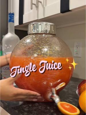 Youre welcome try this at yo next holiday party 😚🎄!! #jinglejuice #holidayparty #pinkmas 