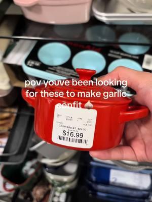 these r so so CUTE @Le Creuset #lecreuset #baking #cooking #homegoods #pot #garlic #food 