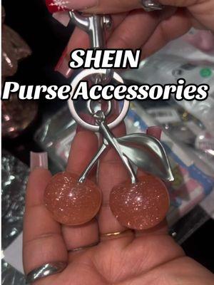 Shein always has cute keychains 💕🎀🪽  #sheinhaul#shein#sheinhaul#sheinfinds#sheinaccessories#pursetok#pursecharms#purseaccessories#pinktok#girlytok#hygienewithdiamond#asmr @SHEIN @SHEINUS 