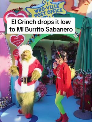 El Grinch speaking Spanish is one thing but dancing and singing Mi Burrito Sabanero?!? I’m in love! 😍💚 #elgrinch #thegrinch #grinchlatino #universalstudios #grinchtiktok 