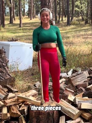 Set up christmas before or after Thanksgiving?? Also are you a last minute or think ahead gift buyer?? 🎁 #christmas #december #aspen #wood #woodchopper #woodchopping #splittingwood #logs #woodsplitting #cuttingwood #girlpower #axegirl #woodchoppinggirl 