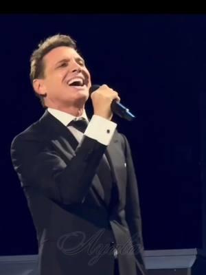 Si contengo mis instintos o jamás te dejo ir...🎶 📽 A. Ayala | 10 Dic 24 🇲🇽 2/2 #luismiguel  #luismigueltour2024 #luismiguelenconcierto #luismiguelenvivo #luismiguelfan #luismiterapia #luismimania #luismilovers #luismiforever #elsoldemexico #micky #leyenda #leyendaviviente  #luismiguelenmexico  #luismiguelencdmx #luismiguelenciudaddemexico #cdmx #ciudaddemexico #arenacdmx #arenaciudaddemexico #luismiguelentiktok #parati #tendencia #viral #fpy  . . . . . . @almen.ayala