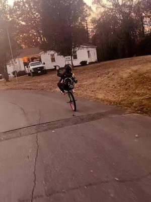 Little one hand🔥 #bikelife #bikelifeworld #bikelifehub #trick @oneway_corey @Oneway Lilman 