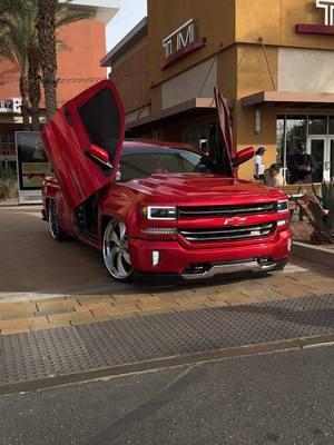 👋 #lamamawhiski #mamawhiski #chevy #silverado #singlecab #dropped #droppedtrucks #loweredtrucks #suelomob #suelo #butterflydoors #lambodoors #noquemacuh #tacuache #trokiando #mamalona #troka #fyp #foryoupage #lowtrucks #trokasbajitas #trokastumbadas  