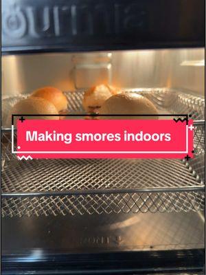 Making smores is such a fun and easy treat #smores #indoorsmores #indoorsmores🍫😋 