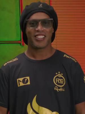 Ronaldinho por poco vuelve a la cárcel #ronaldinho #futbol #futbolista