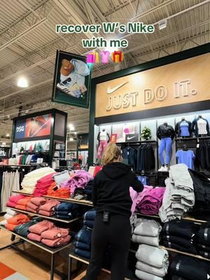 retail weekends in december. thats all i have to say #retaillife #dksteammate #timelapse #recovery #retail #holidayshopping #folding #organization 