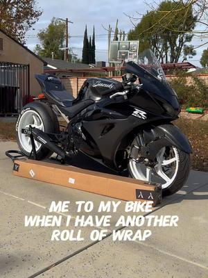 HAHAHA IM DEAAADDD 😂 #suzuki #suzukination #gixxernation #gsxr #gsxr1000 #gixxerkidz #auravinyl #tirestickers #fyppp #galferbrakes #ambitouslycreative  #engftw  #gixxermigs @Aura Premium Vinyl 