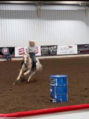 We both gained some confidence over the year 🤣 #futurityhorse #barrel #barrelracer #barrelracing #barrelracingtok #tgak #frenchmansguy #fyp #horsegirl #horsetok #horse #horses #horsetrainer #horsetraining 