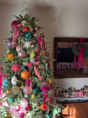 When the sun hits the christmas tree just right and the disco balls sparkle, my heart skips a beat ✨ #christmasdecorating #christmastreedecorating #christmastree #christmastiktok #christmasdecor #christmastreedecor #mycolorfulhome #colorfulhome #maximalistinteriors #maximaliststyle #midcenturymodernhome #maximalistdecor #livingroomdecor #discoball 