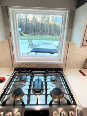 Casing window backsplash #backsplash #casing #trim #tile #transition 