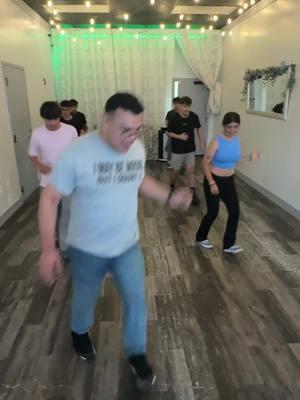 🌟 Behind the Scenes! 🌟 Check out how we teach the quince and chambelanes their amazing dance sequence! From fun rehearsals to perfecting every move, it's all about creating unforgettable moments. 💃🕺✨ Stay tuned for more magic! 🎉💫 #QuinceDance #Chambelanes #DanceMagic #dance #quince #TeamworkMakesTheDreamWork #BehindTheScenes #quincedancesteps #studio #work #reyesevents #chambelanes 