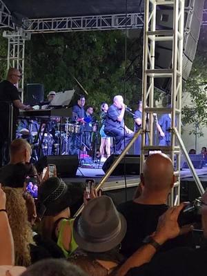 Andy Montañez en la fiestas que hay este fin de semana en el paseo de la princesa del viejo San Juan de Puerto Rico.  #oldsanjuan #andymontañez #boricua 