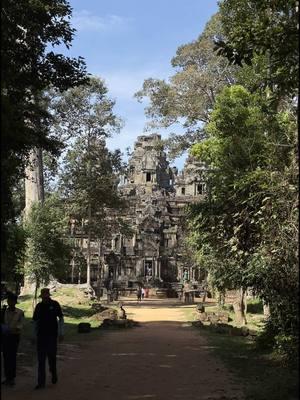 Lost in Angkor #siemreap #angkor #cambodia 