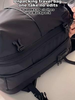 No need a big suitcase,this vacuum backpack will do it all!#tiktokholidayhaul #travelbackpack #xmas #christmasgift #nevisshop #viralvideo #OkulKombini #FallDealsForYou #suitcasekiller #vacuumbackpack #tiktokmademebuyit #BlackTikTok #Holidayhual #christmas 