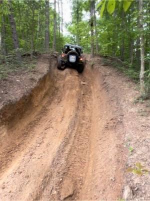 “Im not breaking 30 minutes in” - @Mark Schneidmiller Wise words 😂  #fyp #nbdoffroad #2024 #hollerwoodoffroadpark #jeep #jk #throwback @tinaschneidmiller 