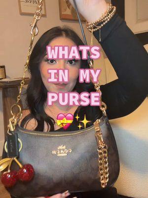 Whats in my purse ✨✨ #whatsinmybag #whatsinmypurse #coach #coachterishoulderbag #purse #purseorganization #girly #girlythings #girlytok 