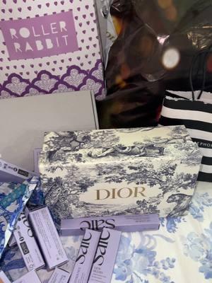 the holidays are so bad for my wallet 😩🛍️ #shopping #shoppinghaul #holidayshopping #saiebeauty #rollerrabbit #rhodebeauty #diorbeauty #dior #sephorahaul 