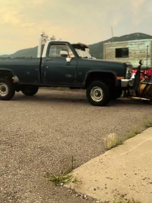 #CapCut #squarebodychevy #inbluewetrust💙 #getrdone #foryou #350smallblock #chevy #fypage #goodtimes #smallblockchevy #sqaurebody #blowup #bestlife 