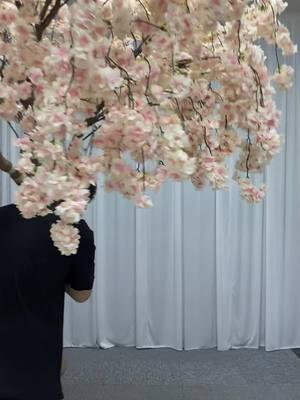 how to find wedding centerpiece tree#flowertrees #weddingdecorations #backdropdecorations #blossomtree #hoteldecor #flowers #backdropdecoration #cherrytree #restaruantdecoration #weddingarches 