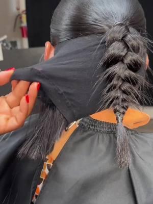 Half up half down bob length🫶🏽 #fyp #foryourpage #howto #hairtutorial #rawbundles #rawhair #rawhairvendor #rawhairbundles #rawhairextension #rawindianhair #herdreamshair #tiktokhair #vendorlist #indiancurly #indiancurls #halfuphalfdown 