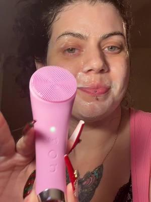 Get your @Pritech-US cleansing brush now while it’s on sale. Disclaimer: Always follow the manufacturer’s instructions If you experience any irritation or discomfort, discontinue use immediately. Not suitable for broken or irritated skin. Results may vary. #pritech #cleansingbrush #skincare #skincareroutine #christmasgifts #facialcleanserbrush 