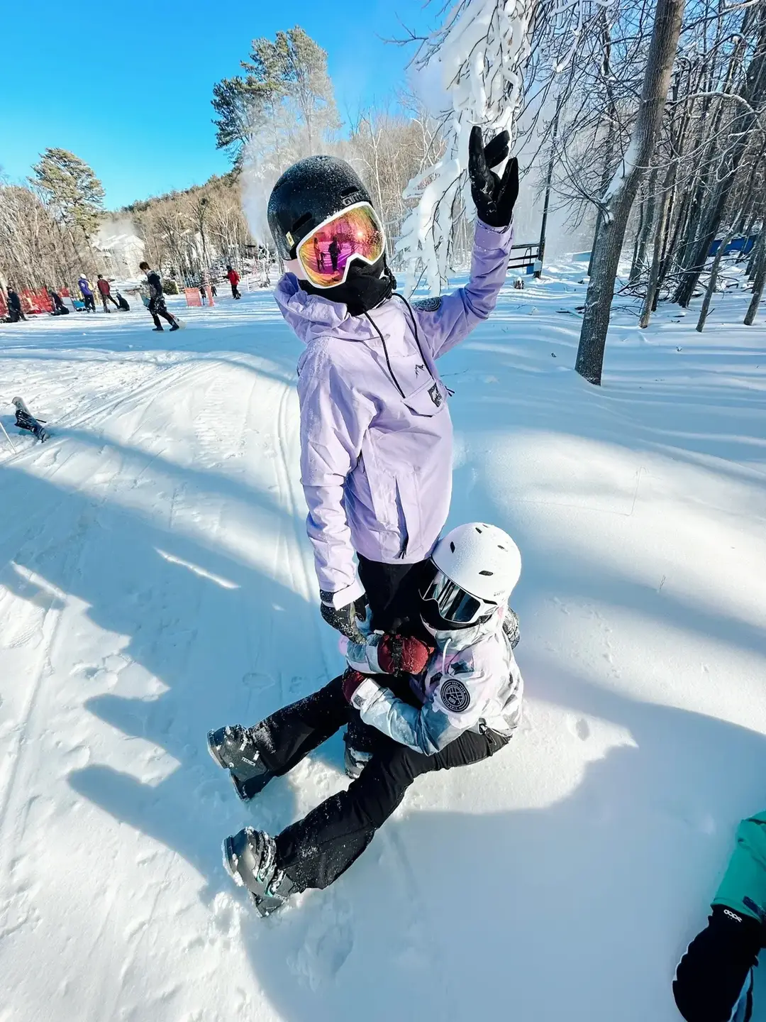 Make it with your bfriendssss 👯‍♀️ #skiseason #va #massanutten #skiresort #fyp 