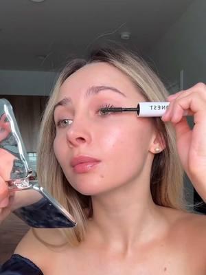 The ultimate gift for beauty lovers: effortless lashes, every time 👏 📹 | @Alina | lifestyle | travel  #holidaygifts #giftideas #stockingstuffers #cleanbeauty #cleanmascara #honestbeauty 