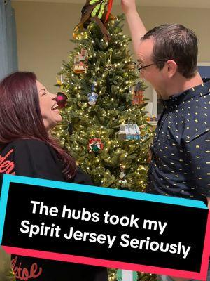 Meet me under the mistletoe! 🎄😘 #Mistletoe #SpiritJersey #MeetMeUnderTheMistletoe #gifted #Kiss #CapCut #ChristmasTime #TheHolidaySeason #ChristinasMagicalMoments @Spirit Jersey 