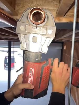 Time for a close-up 👁️ @dyneshvac is giving a spotlight to the inside view of a 2" @viegallc fitting being pressed. So aesthetically pleasing. Who said #PressTechnology isn't an art? #RIDGID #RIDGIDTools #ProPress #pressing #plumber