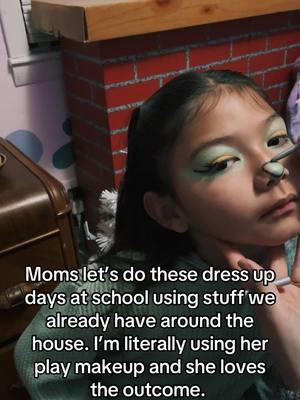 #grinch #grinchmas #grinchtiktok #dressup #schoollife #MomsofTikTok #memories #fyp #fun #appalachianmomma #christmas #momof3 #schooldressupday #grinchdayatschool #makeup #kidsmakeup #easy #cheap #normalpeople #shelovesit #smackers 