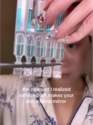 When you look at my face you can see a reflection of yourself 🫧🪞 #kbeauty #pdrn #salmondna #glowyskin #antiaging #skintips #mirrorskin 