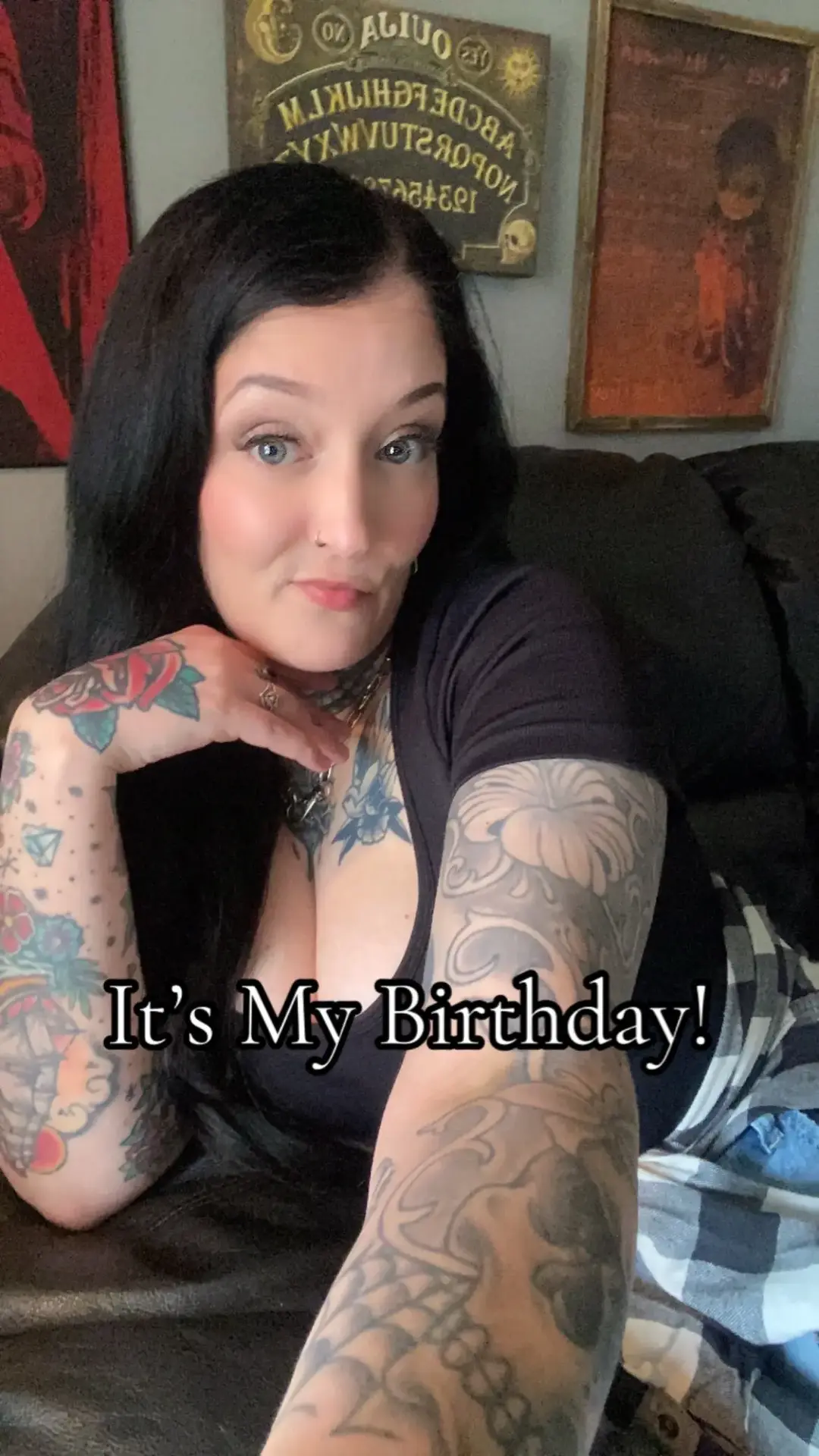 Heres to 42! #itsmybrithday #happybirthday #birthday #december #42 #happyholidays #🎅🏻 #sagittarius #onthisday #42yearsyoung #like #follow #comment #f #fyp #foryoupage 