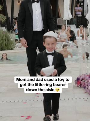 Cute moment 🥹 #wedding #wholesome #weddingvideo ##bride #bridetobe #engaged 