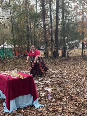 My friend Ace doing her awesome bubble show at @Yule Viking Festival / Uppsala.  @Ace Elardo #vikingfest #vikingfestival #yulevikingfestival #yulefestival #yule #renaissancefestival #renfaire #bubbleshow #bigbubbles 