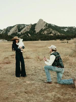 Little kierstin is screaming!!!! 😭😭🩷 luckiest girl out there🥹 #westernengagement #engaged @Yesenia Bailey / Photographer 