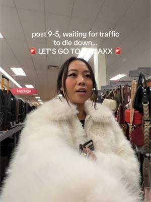 perfect way to wait for traffic to die down after work !!! #tjmaxx #tjmaxxfinds #tjmaxxhaul #tjmaxxshopping #tjmaxxfind #shoppingvlog #shopwithme #affordablebags #shoulderbags #affordablejewelry #initialnecklace #bubbleinitialnecklace #charmnecklace #charmbracelet #guccijewelry #coachny #coachfinds #toryburch #boxershort 