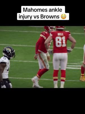 Mahomes was not having it 😂😭 #fypシ #xyzbca #patrickmahomes #injury #chiefs #browns #vikings ##nfl##viral##goofynfl##chicagobears##fypシ゚viral