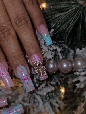 Christmas sets ❄️🎅🍬  #saginawnails #lakeworthnails #kellernails  #dfwmua #dfwnails #dallasnails #dallas #dallasmua #fortworthnails #fortworth #fortworthmua #cinthyasnails  #arlingtonnails #whitesettlementnails   #tintinails #acrylicnails #tiktok #nailtech #nailtechcheck #fyp  #viral #acrylicnails #nailtutorials #nailinspo #nailinspiration #amazon #reflectivenails #xlongnails #pinknails #valentinobeautypure #nails #vbeautypure #vbpteam  #christmas #christmasnails  #candycanenails  #candycane #rednails #reindeer 