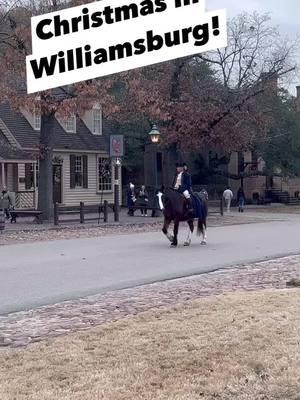 Took some time today to enjoy the season in Colonial Williamsburg! All fresh and fabulous designs! Enjoy! #colonialwilliamsburg #williamsburgchristmas #howiseeit #christmasdecor #thingstodonearme