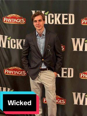 Fun night at the @Hollywood Pantages last nigbt seeing @WICKED the Musical 🧙  #codylinley #actorslife #musical #wicked #dinnerandashow 