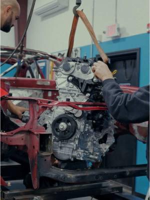 #TeamToyota Mating of the Engine, Transfer Case, and Transmission. It’s always a good feeling when you see everyting lowered into the chassis for the first time 💪🏼 #Mobil1 #CelicaGT4 #411WORKS #RT411 #RyanTuerck #G16E #GT411 #RallyCar