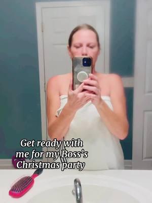 GRWM to go to my boss’s Christmas party 🎄🎅🏻#gwrm #christmasparty #thattimeofyear #gigi #midlifeproblems #flabbyarms 