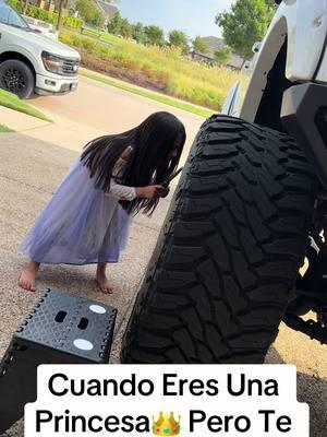 Princess in love with Trucks 💕👑#bigtrucks #liftedtrucks #lifted #ford #f250 #viralvideo #viraltiktok #viral_video #princess #princesstreatment #passengerprincess #frozen #girltrucker #funny #chistoso #princessa #hispanictiktok #kidsoftiktok #kidstiktok #daughter #daughtersoftiktok 