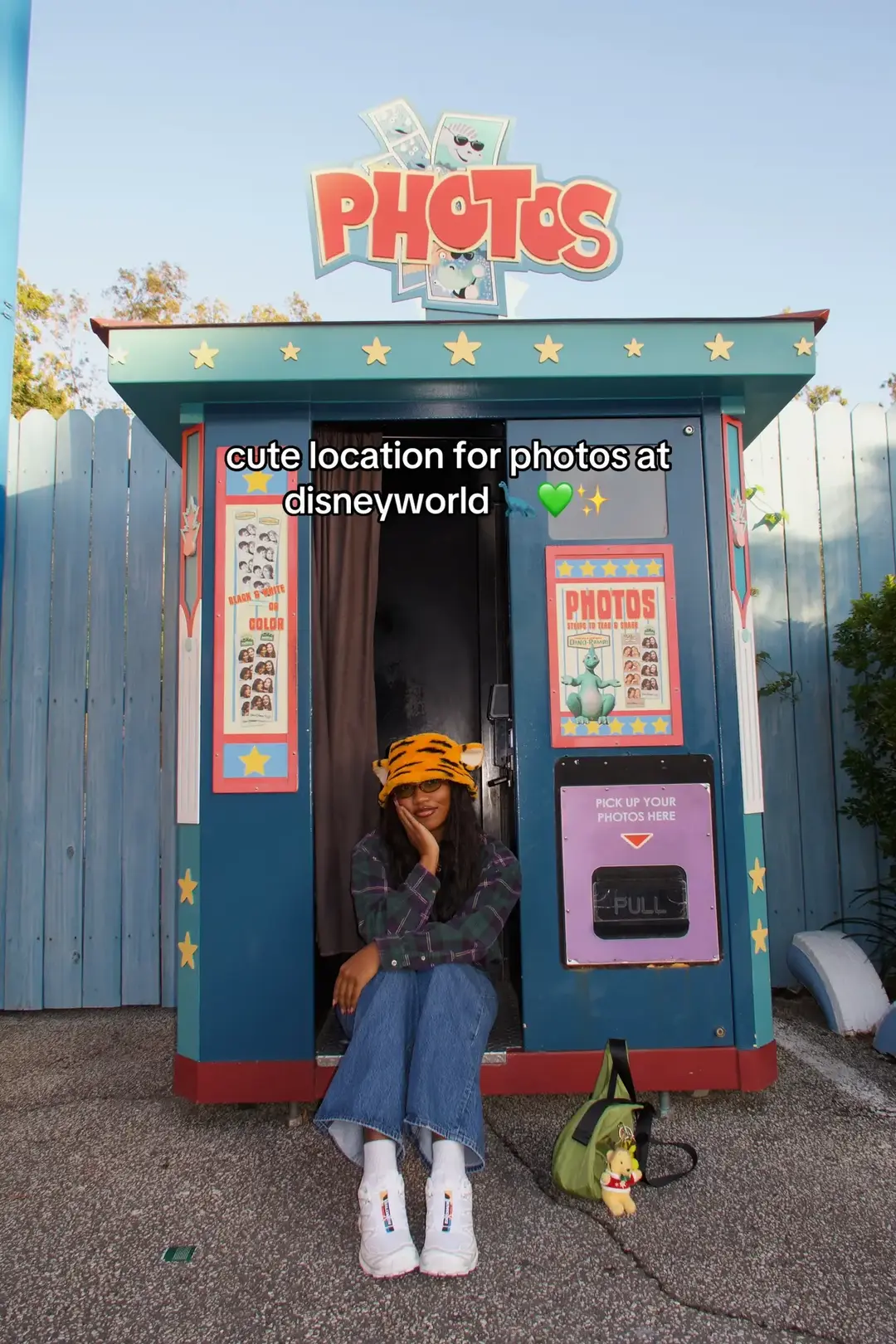 this photobooth is so iconic, make sure to get pics here before it goes extinct 😭 #disneyworld #disneyphotos #disneyphotoinspo #disneyphotoideas #disneyparks #disneystyle #disneyootd #disney #animalkingdom #wdw #waltdisneyworld 