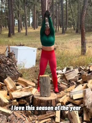 #duet with @Aspen Chopping #Christmas #woodchopping #huntinfishinlovineveryday #womenwelove #fypシ゚viral 