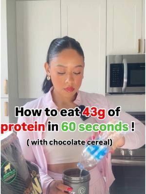 Biggest hack of my life !  if you’re struggling to hit your protein intake and don’t have a lot of time to cook, this is a perfect way to boost your protein intake for the day !  Satisfies my cravings and still stay on track  Perfect for pre workout or for me I like to have this as my late night snack for my sweet tooth !  You can do this with any cereal, but I like the plain cornflakes because there’s so much more flavor already with the protein  You can use fair life, milk, or any type of milk, but for me personally I like to keep it with less calories and carbs for my specific goals right now.  Hope this helps :) Coach Diana ⚡️ #optimumnutrition #howtoeatmoreprotein  #proteinmeals  #proteinforweightloss 